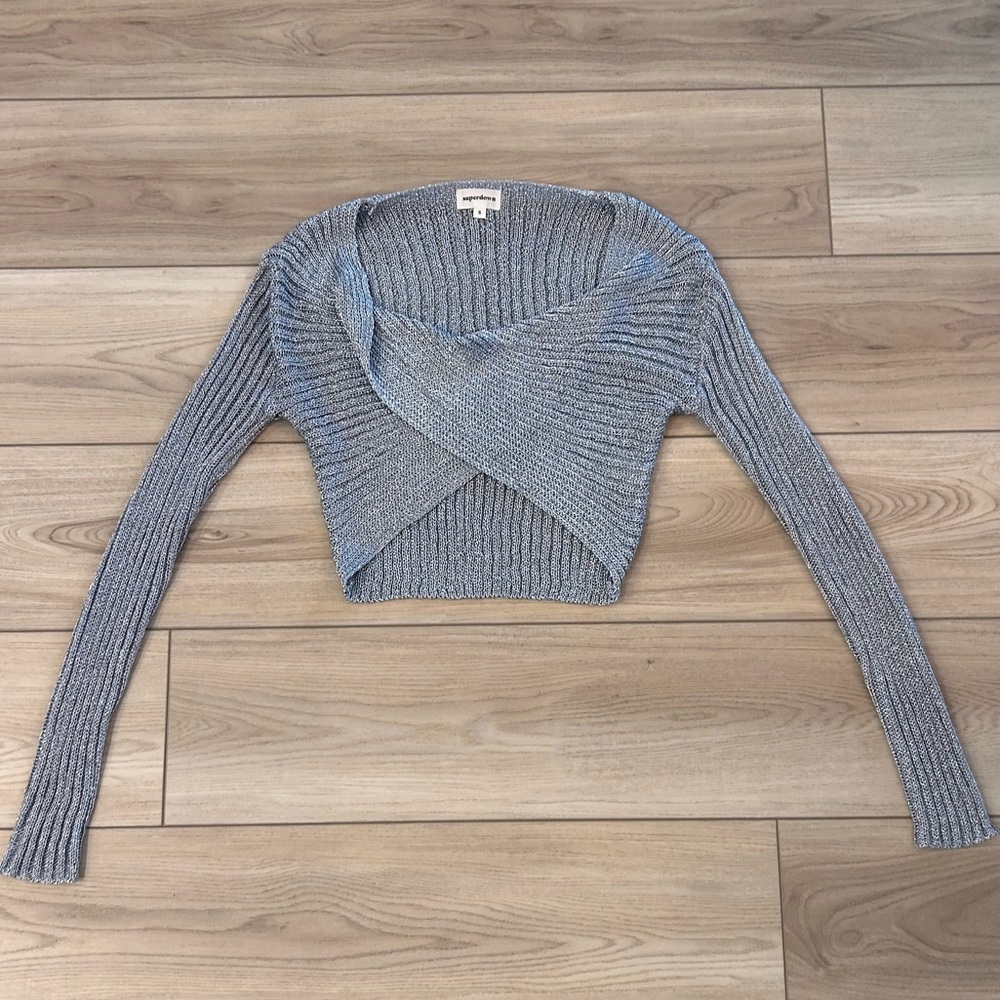Superdown Gray Metallic Long Sleeved Cropped Sweater